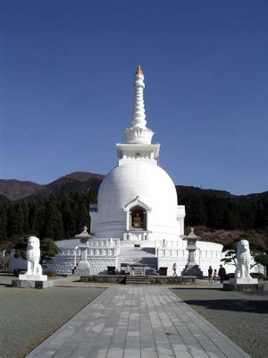 Die Kreuzzug-Stupa von Et – Ein Meisterwerk der Religiösen Abstraktion und Farbgewaltigen Symboliken!